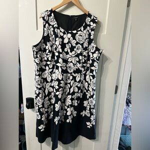 Talbots Dress plus size Black & White Floral Print A Line Sleeveless Preppy Midi